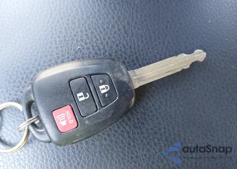 2015 Toyota Rav4 Le z USA, uszkodzony, nr VIN JTMZFREV3FJ047895